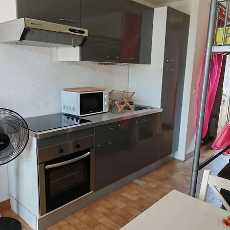 En Rdc Avec Terrasse Fleurie Et Acces Espace Aquatique - Fr-1-195-119 *